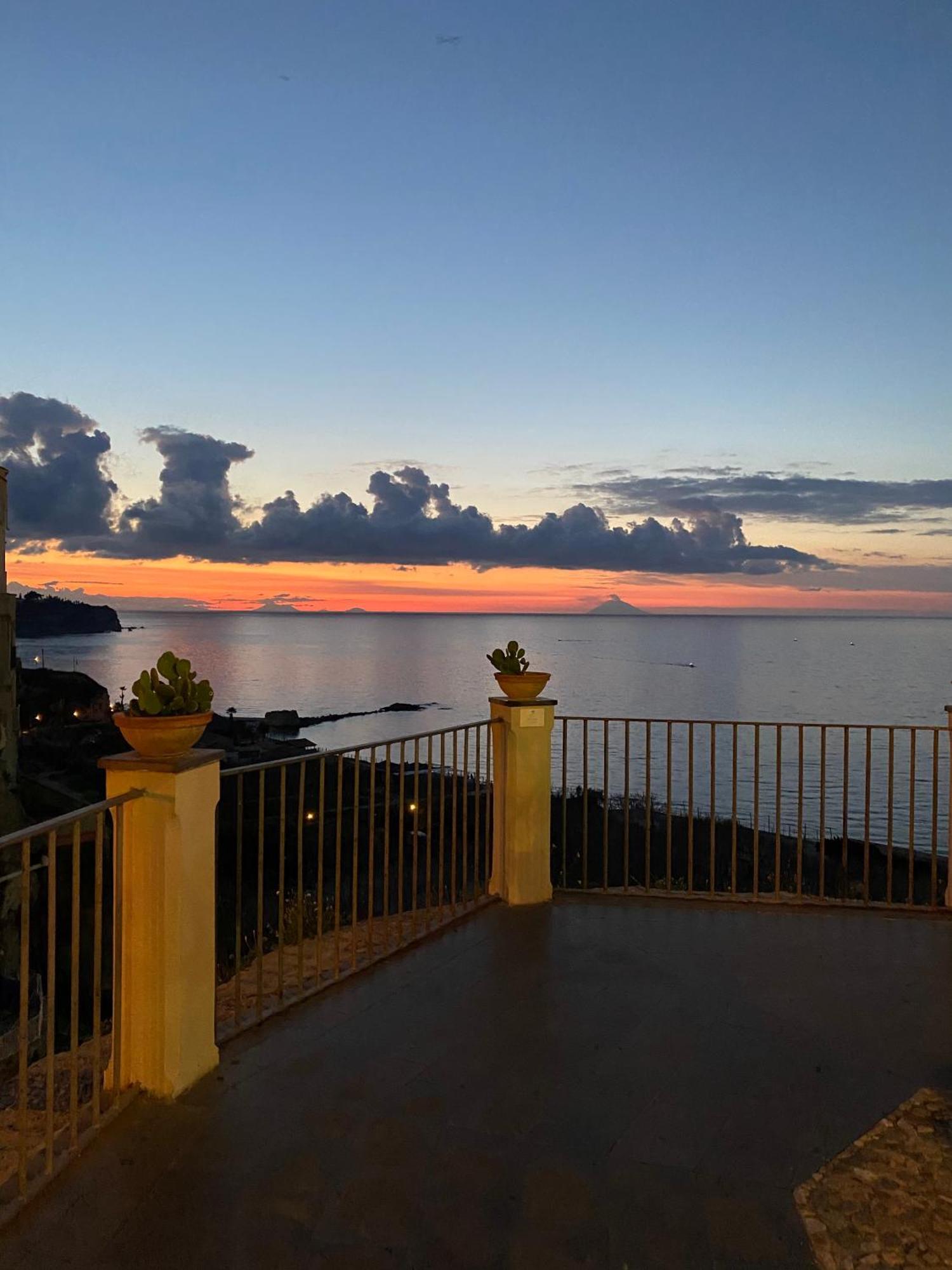Arcobaleno Tropea Centro Bed & Breakfast ภายนอก รูปภาพ