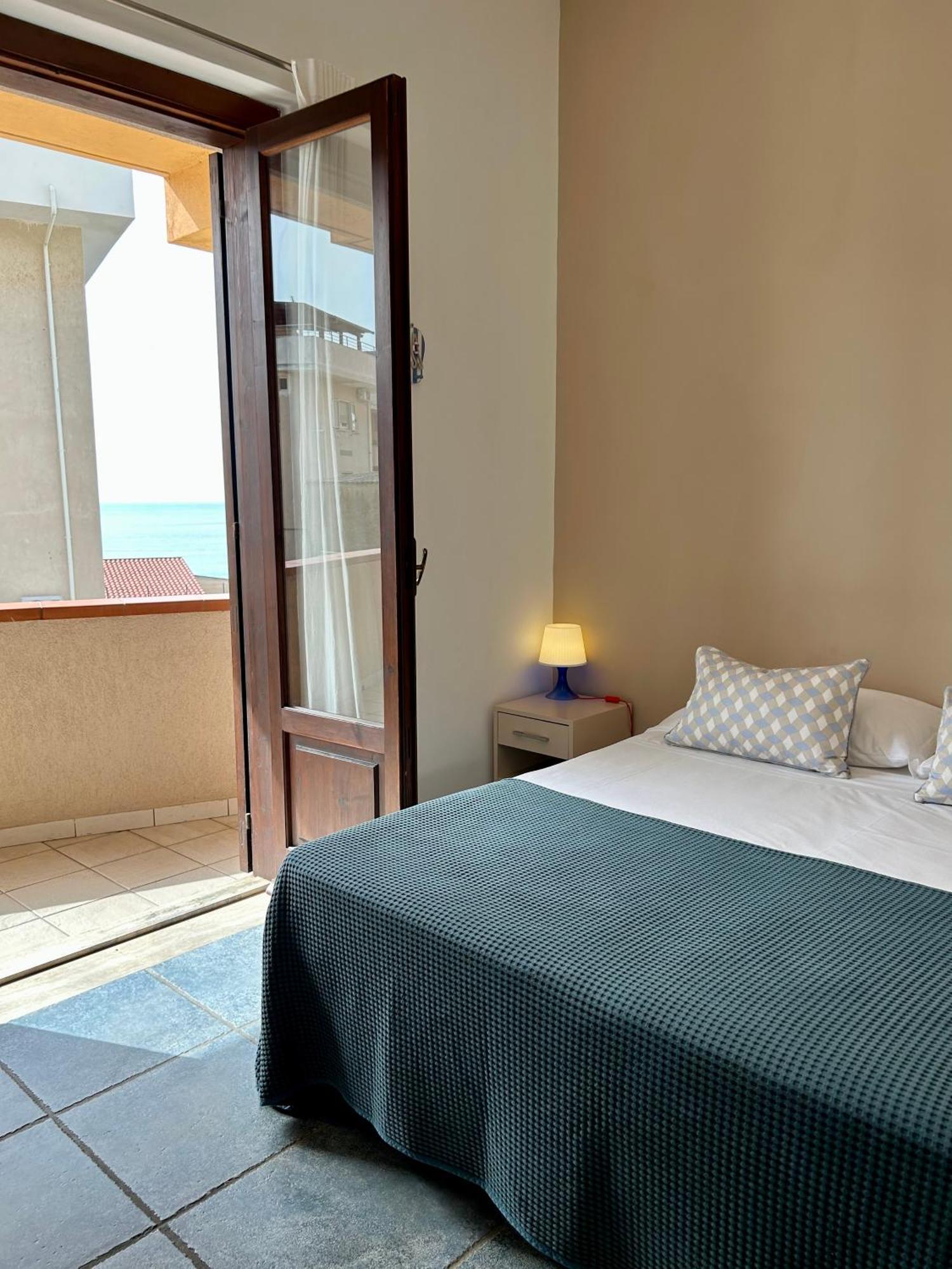 Arcobaleno Tropea Centro Bed & Breakfast ภายนอก รูปภาพ