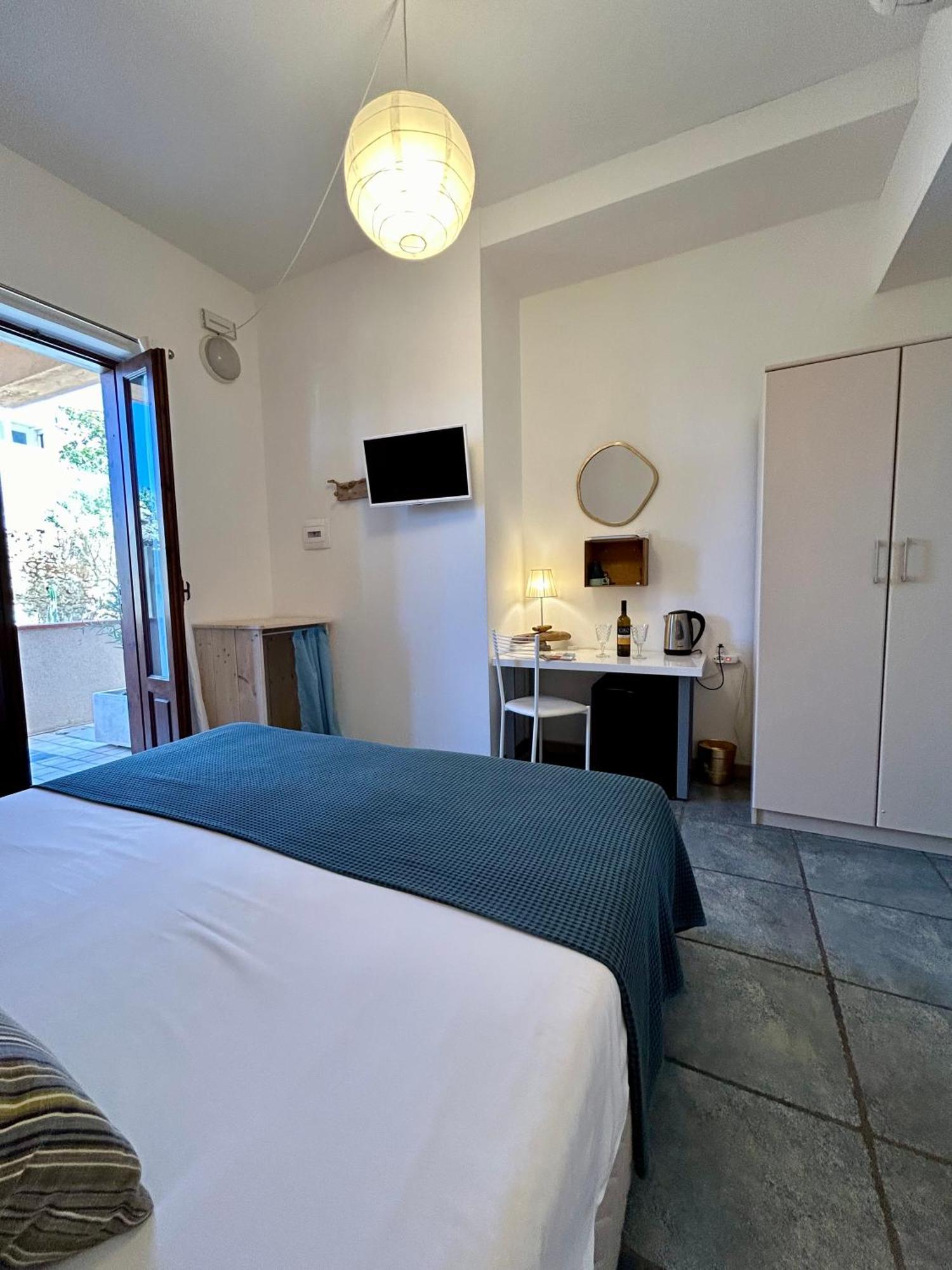 Arcobaleno Tropea Centro Bed & Breakfast ภายนอก รูปภาพ