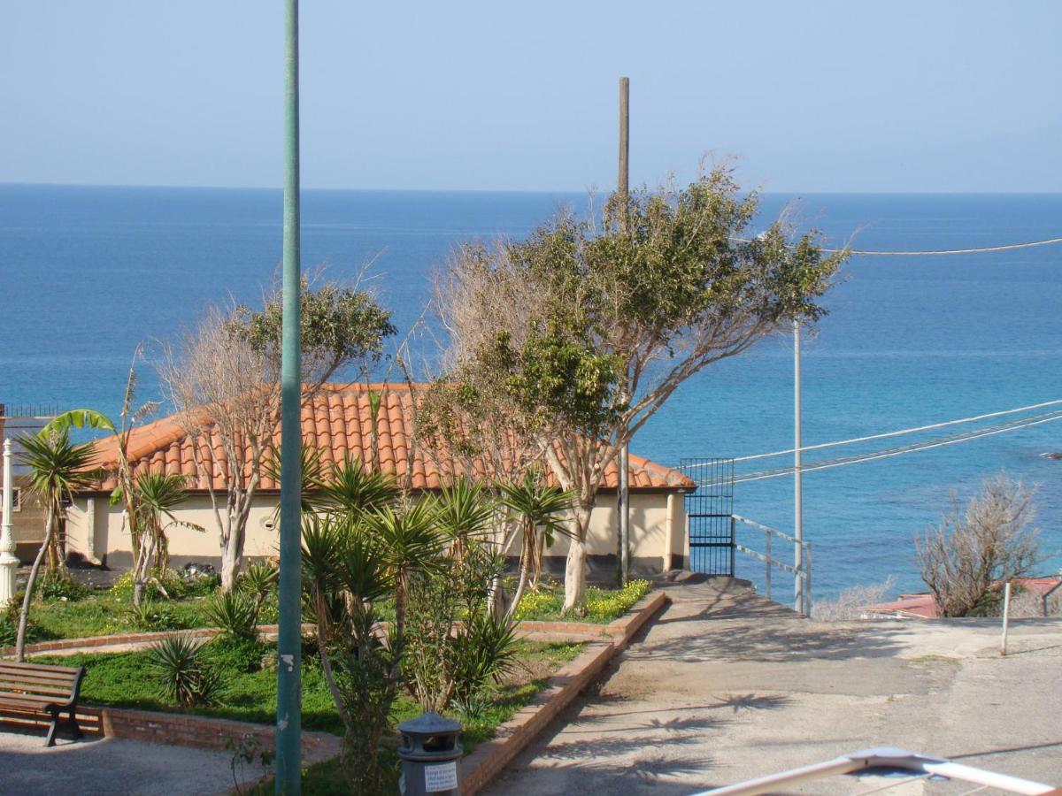 Arcobaleno Tropea Centro Bed & Breakfast ภายนอก รูปภาพ